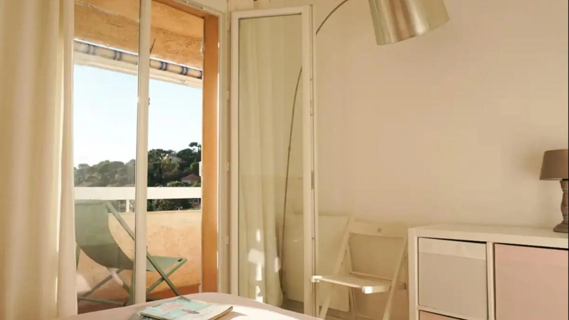 Bright Apartment In Residence With Terrace 봄레미모사